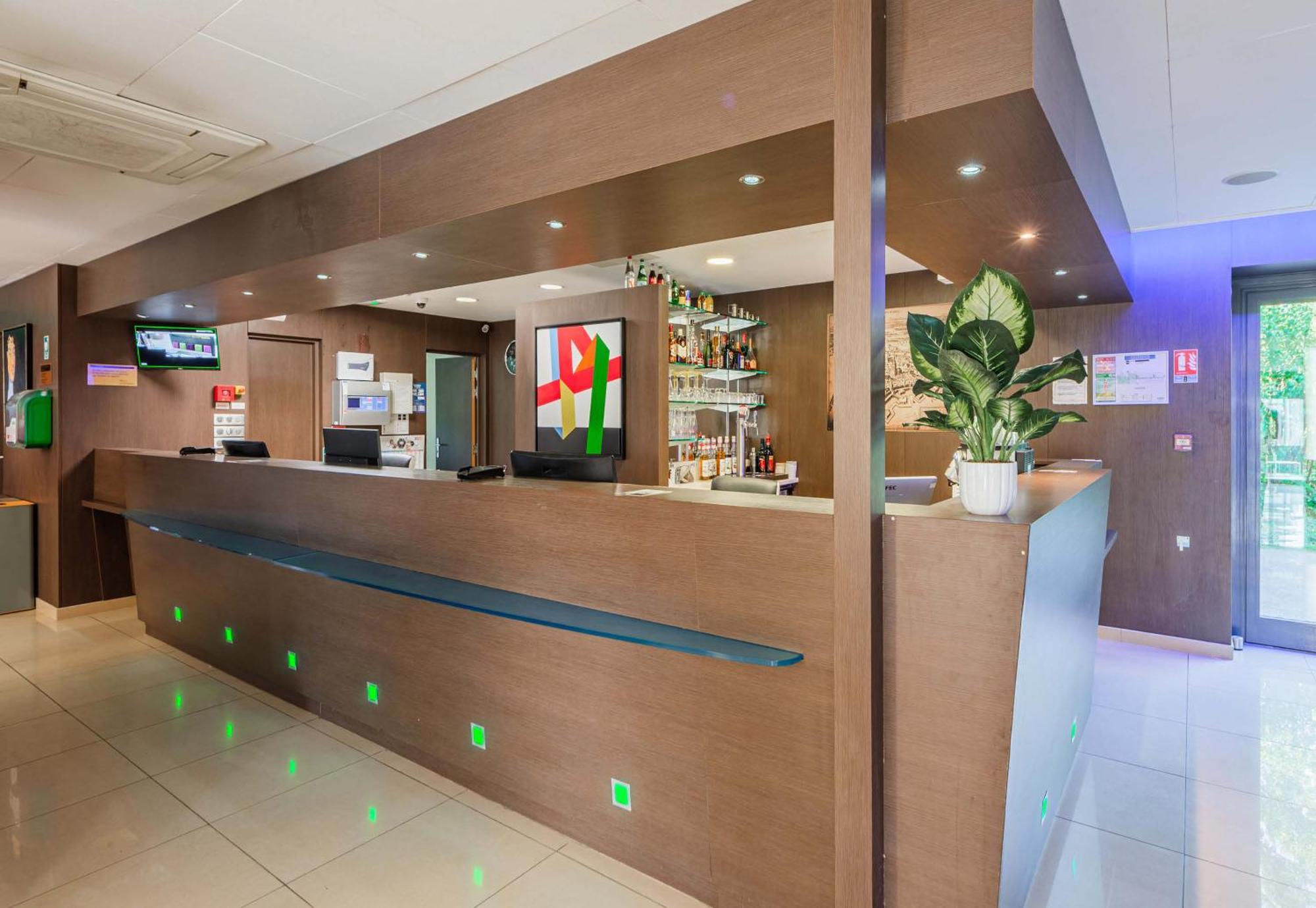 B&B Hotel Colmar Liberte 4 Etoiles Buitenkant foto
