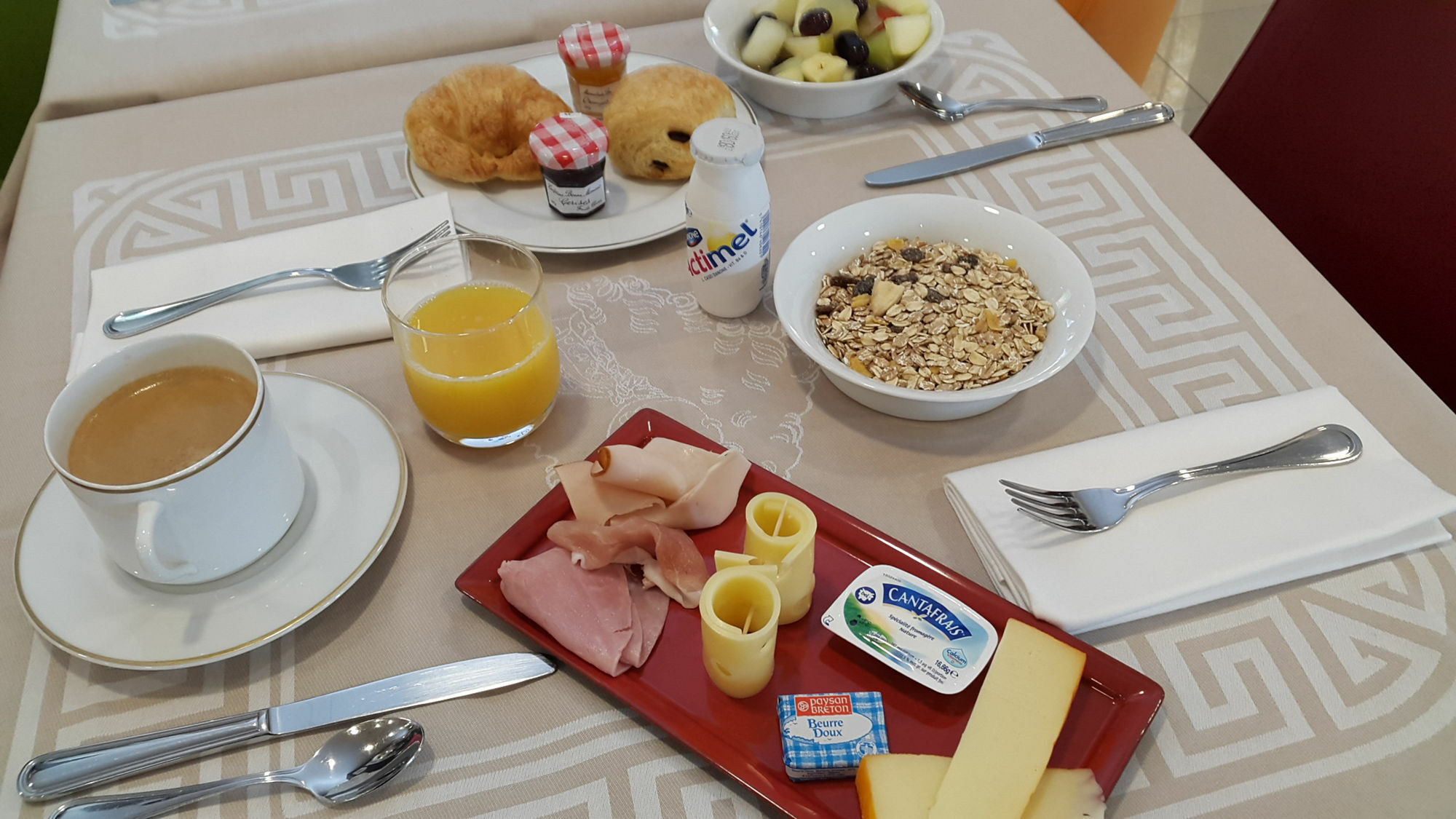 B&B Hotel Colmar Liberte 4 Etoiles Buitenkant foto